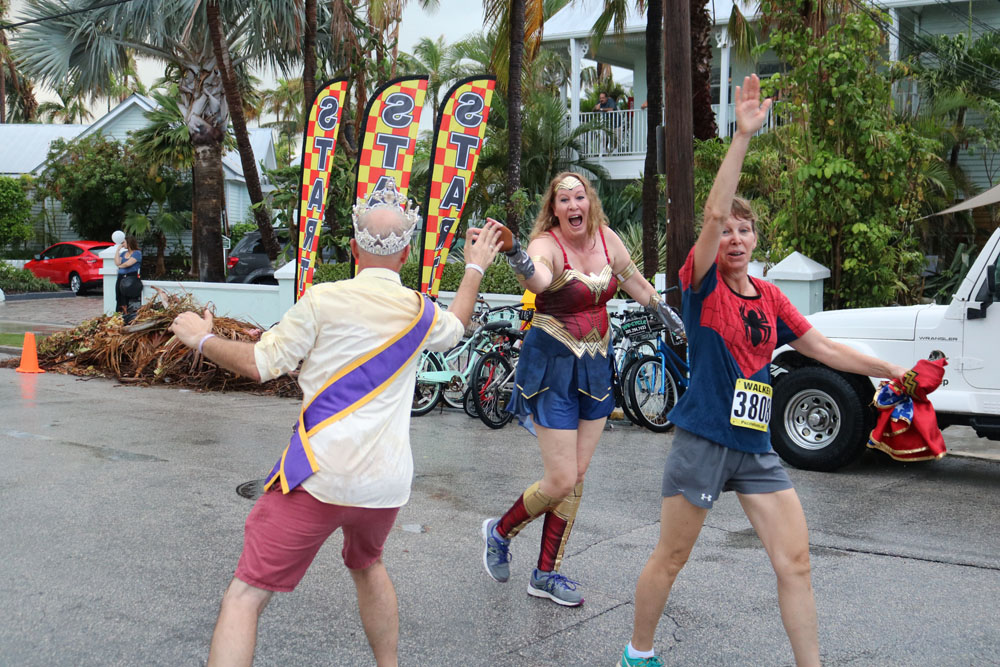 Heroes and Villains 5K 2017 photo - Duval Street, Key West